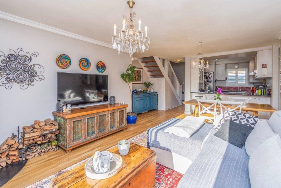 4 Bedroom Property for Sale in Vredehoek Western Cape